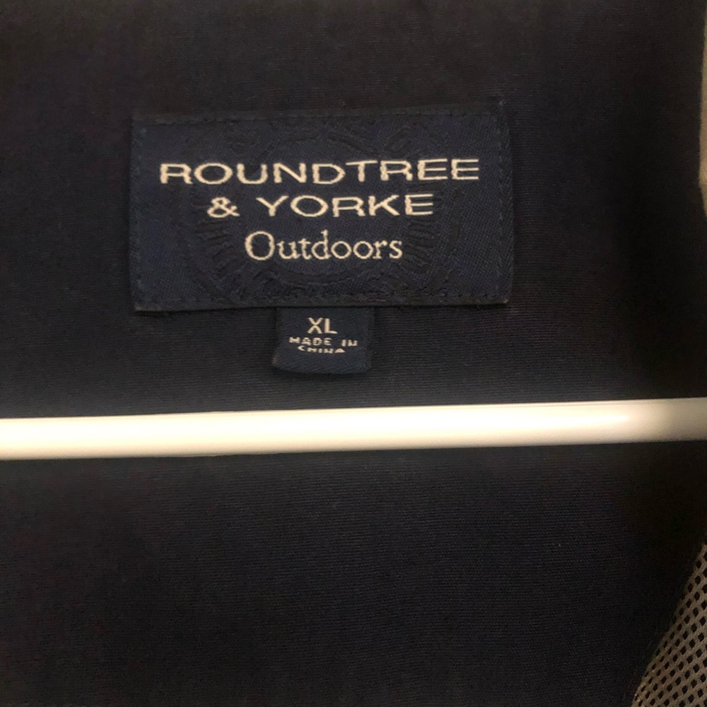 vintage round tree & york windbreaker